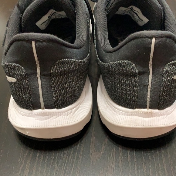 Nike running shoes - Picture 3 of 8